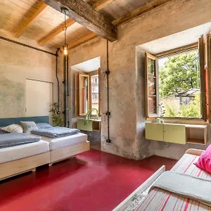 Un Posto A - All'interno Di Cascina Del 700 Милан